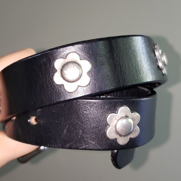 Vintage women's 90S Premium Italian Leather Belt with Flowers - Picture 4 of 5